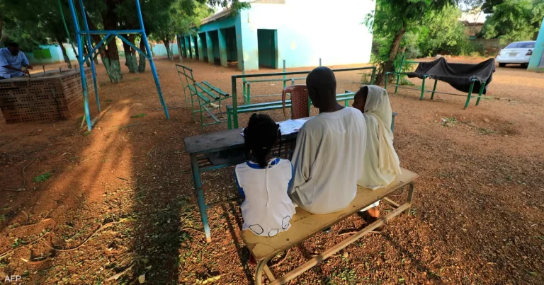 بعد تصريحات الوزير.. "عسكرة التعليم" تثير مخاوف السودانيين
