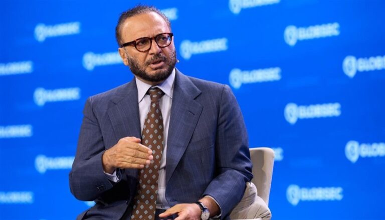 قرقاش في مؤتمر "غلوبسيك": سياسات ومواقف الإمارات تحظى بتقدير ملموس