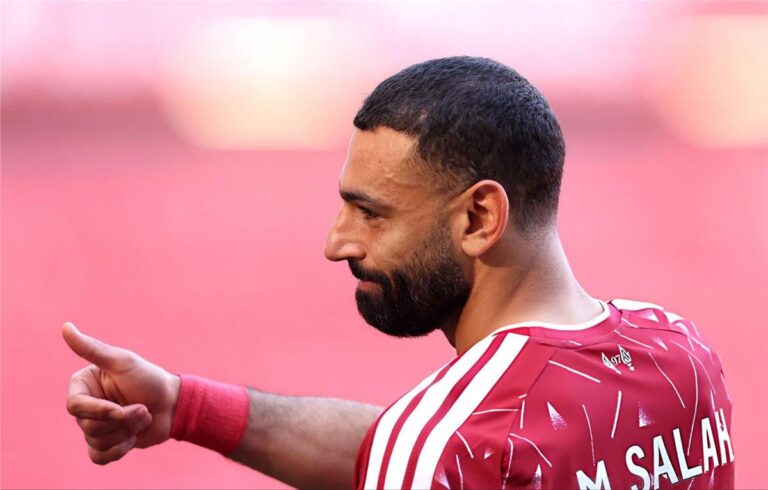 أوين يكشف عن البديل المثالي لمحمد صلاح في صفوف ليفربول المقبل أوين يختار بديل محمد صلاح المثالي بعد رحيله عن ليفربول