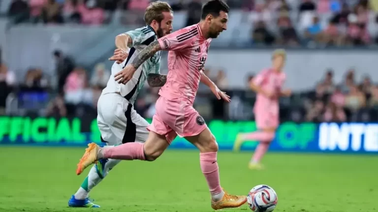 ميسي يتعرض لإصابة مرعبة قبل أسابيع من كأس العالم بالأرجنتين! زلزال في الأرجنتين.. إصابة مرعبة لميسي قبل أسابيع قليلة على انطلاق كأس العالم
