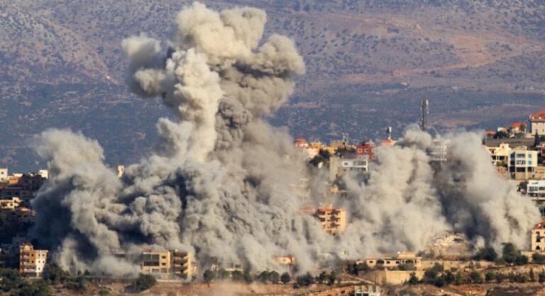 18 قتيلاً في غارات إسرائيلية على جنوبي لبنان بينهم شاب سوري بينهم شاب سوري.. 18 قتيلاً بغارات إسرائيلية وإنذارات إخلاء جنوبي لبنان