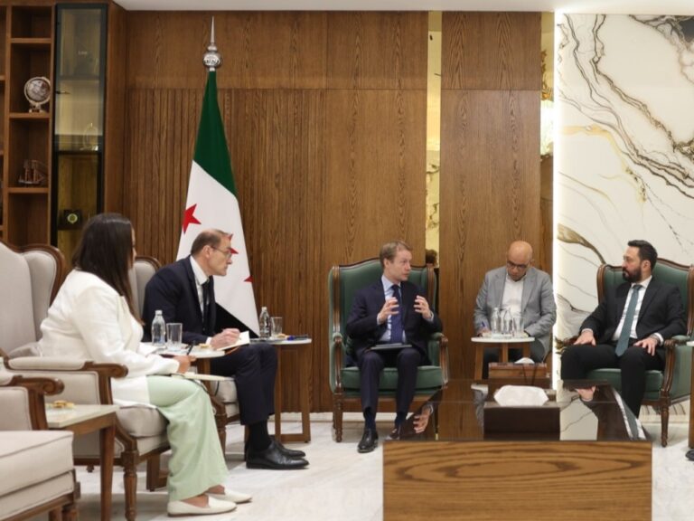 نائب وزير الداخلية يبحث مع وفد فرنسي تعزيز التعاون في مجالات الأمن الداخلي