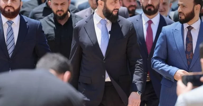 رسالة مكتوبة بخط الشرع في حلب.. لمن وماذا جاء فيها؟