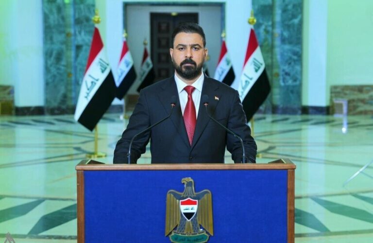 الزيدي يحث الفصائل المسلحة في العراق على الالتزام بسلطة الدولة لتعزيز الاستقرار الزيدي يدعو الفصائل المسلحة في العراق إلى العمل "تحت مظلة الدولة"