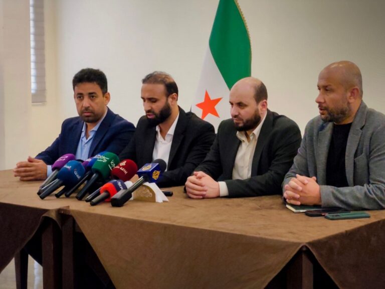 تحذيرات متأخرة من وزير الطاقة بشأن ارتفاع منسوب الفرات في تركيا وزيرا الطاقة والطوارئ: تحذير تركيا من ارتفاع الفرات وصل متأخراً
