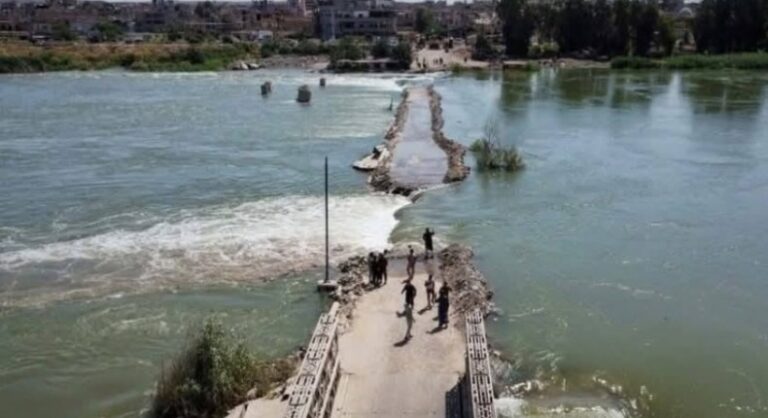 مديرية تربية دير الزور تفتح مراكز امتحانية طارئة بعد فيضان الفرات مديرية تربية دير الزور تعتمد مراكز امتحانية طارئة بعد فيضان الفرات