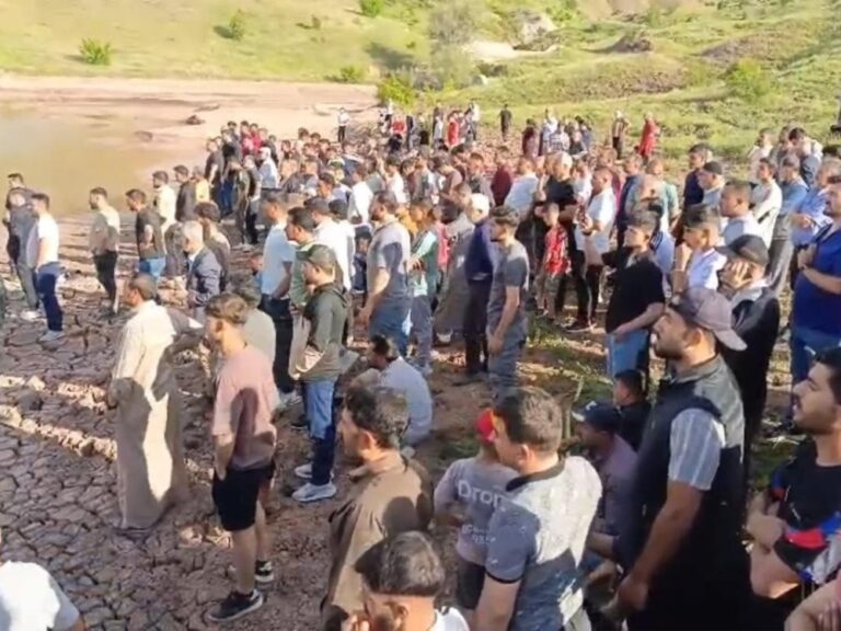 غرق طفلين سوريين في تركيا يكشف واقع مأساوي للاجئين السوريين وفاة طفلين سوريين غرقاً جنوب شرق تركيا