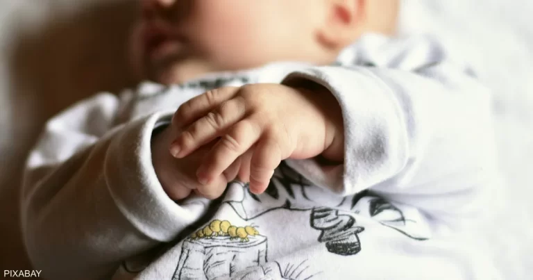 ترامب يطالب بتغييرات جذرية في لقاحات الأطفال amidst تزايد الجدل السياسي ترامب يتبنى توصيات مثيرة للجدل بشأن لقاحات الأطفال