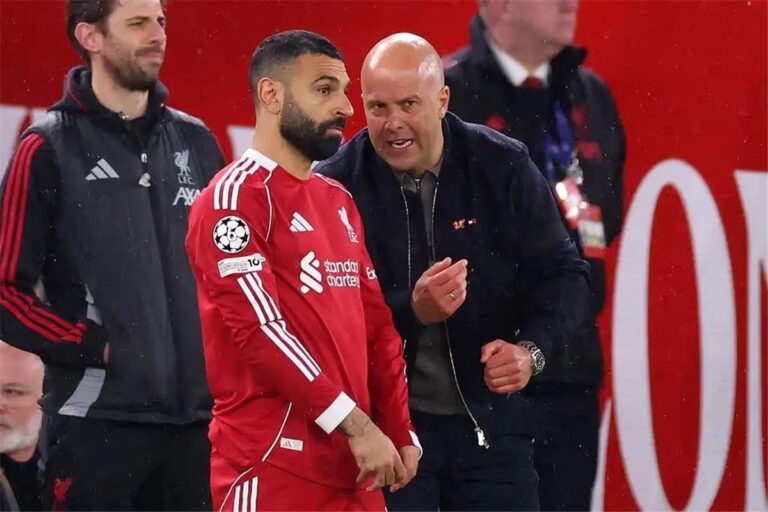هل تسبب محمد صلاح في رحيل سلوت عن ليفربول؟