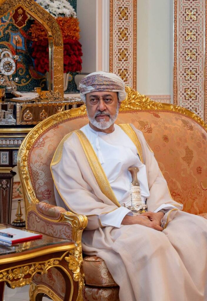 سلطان عمان وماكرون يتباحثان حول التطورات السياسية الراهنة في المنطقة سلطان عمان يبحث مع ماكرون مستجدات الأوضاع في المنطقة