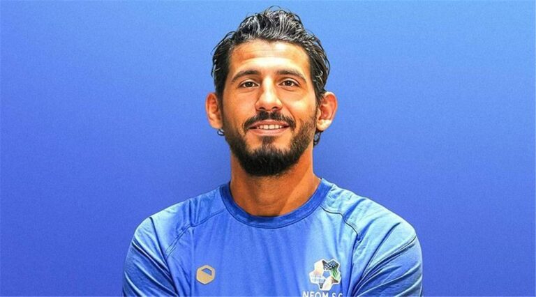 نيوم السعودي يحدث صدمة كروية برحيل نجمه أحمد حجازي رسمياً! رسميًا.. نيوم السعودي يعلن رحيل أحمد حجازي