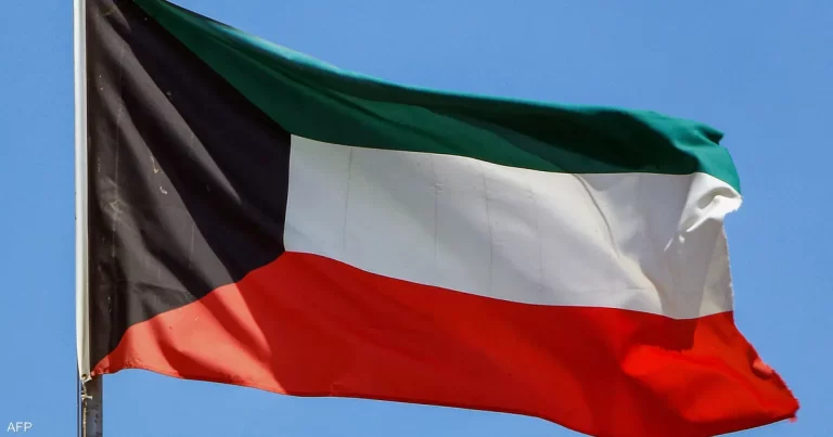 الكويت تعبر عن إدانتها للهجمات الإيرانية المتكررة وتأثيراتها الإقليمية الكويت تدين الهجمات الإيرانية "الآثمة والمتكررة"