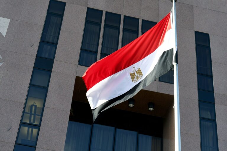 مصر تحذر من تداعيات التصعيد الإسرائيلي وتأثيراته على المنطقة العربية مصر تدق ناقوس الخطر وتحذر من انفجار شامل بسبب التصعيد الإسرائيلي