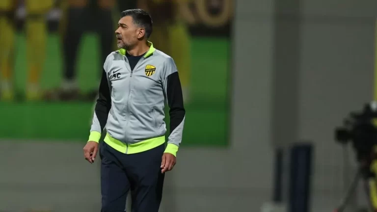 الاتحاد يفاجئ الجميع بفسخ عقد المدرب البرتغالي كونسيساو، ما التالي؟ عاجل| الاتحاد يعلن فسخ عقده مع المدرب البرتغالي كونسيساو