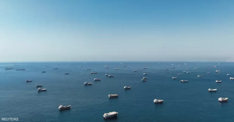 آلاف البحارة في الخليج تحت تهديد المجهول رغم توافق وقف النار مصير مجهول لآلاف البحارة في الخليج رغم وقف إطلاق النار