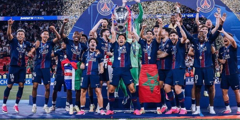 باريس سان جيرمان يجدد عقد أول لاعب بعد 20 عاماً من التتويج بالأبطال أول لاعب يكافئه باريس سان جيرمان بتجديد عقده بعد التتويج بالأبطال