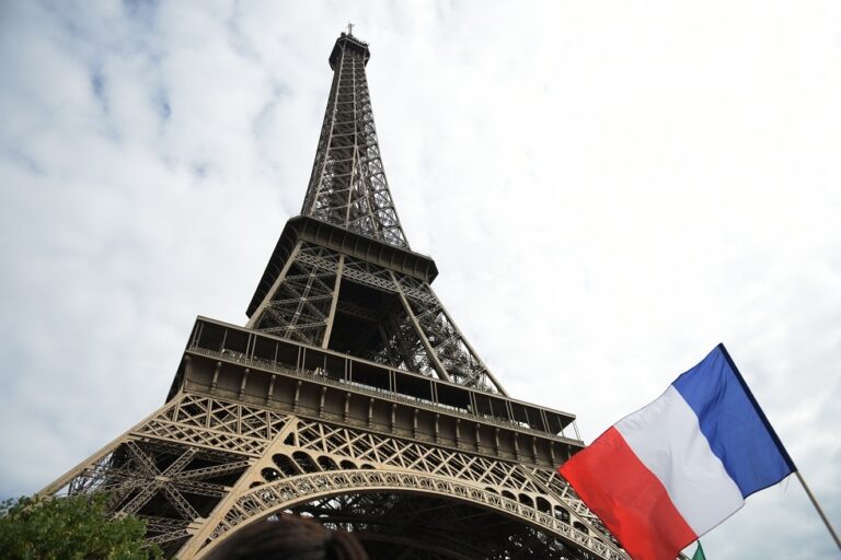 رئيس الأركان الفرنسي يحذر: سنتأخر عن ألمانيا عسكرياً.. وبرلين تستهدف أقوى جيش في أوروبا بحلول 2039