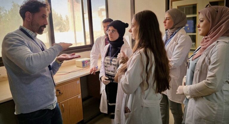 سماح هيئة الطاقة الذرية السورية للطلاب بالدخول لمخابرها البحثية هيئة الطاقة الذرية السورية تتيح مخابرها للطلاب والباحثين