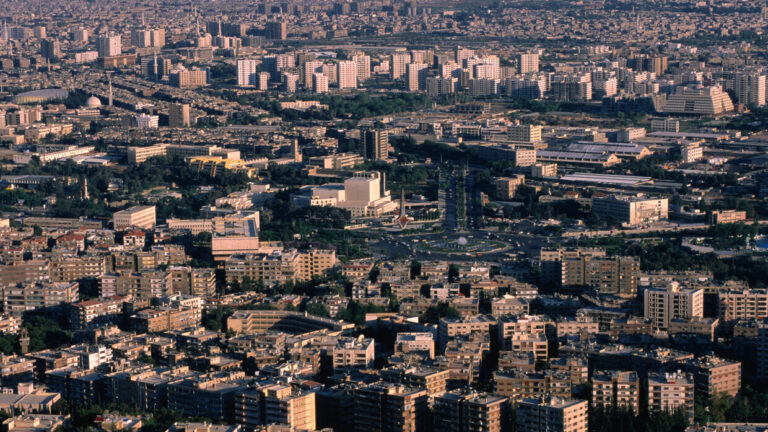 العثور على مقبرة جماعية ثانية قرب مدينة قارة بريف دمشق
