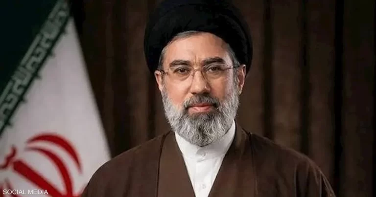 مجتبى خامنئي: غياب يثير التكهنات حول استقرار النظام الإيراني بسبب عدم ظهوره.. مجتبى خامنئي مطلوب في شوارع إيران