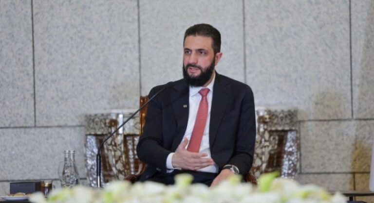 الشرع يحذر: الحرائق والسيول تكشف الحاجة الملحة لحماية البيئة في سوريا الشرع: الحرائق والسيول أبرزت أهمية التكاتف لحماية البيئة في سوريا