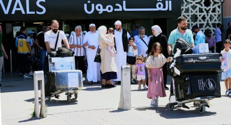 مطار دمشق يستقبل 148 ألف مسافر في مايو 2026 وسط تحديات جديدة أكثر من 148 ألف مسافر عبر مطار دمشق الدولي خلال أيار 2026