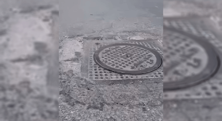 أهالي حلب في حالة رعب من أغطية صرف صحي تتراقص في الشوارع أغطية صرف صحي "تتراقص".. ظاهرة غريبة تثير رعب الأهالي في حلب | فيديو