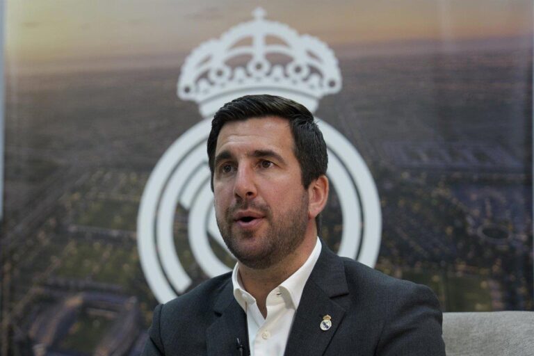 إنريكي ريكيلمي يكشف: هل ينقذ ريال مدريد من أزمته المالية؟ إنريكي ريكيلمي: الوضع المالي لـريال مدريد مقلق.. وهذا هدفي الأساسي من الترشح