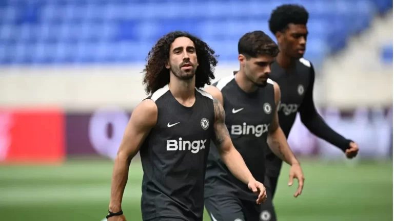 برشلونة يسعى لضم كوكوريلا لتعزيز الجبهة اليسرى وسط صراع أوروبي شرس برشلونة يضع كوكوريلا هدفًا أول لتعزيز الجبهة اليسرى وسط منافسة أوروبية