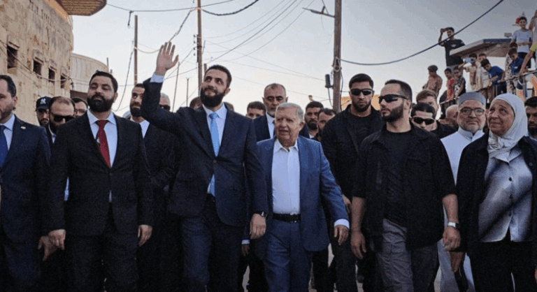 الشرع يعهد بتعزيز استثمار أرواد لتعزيز اقتصاد سوريا المعطل في أول زيارة إلى أرواد.. الشرع يتعهد باستثمار الجزيرة لتنشيط اقتصاد سوريا