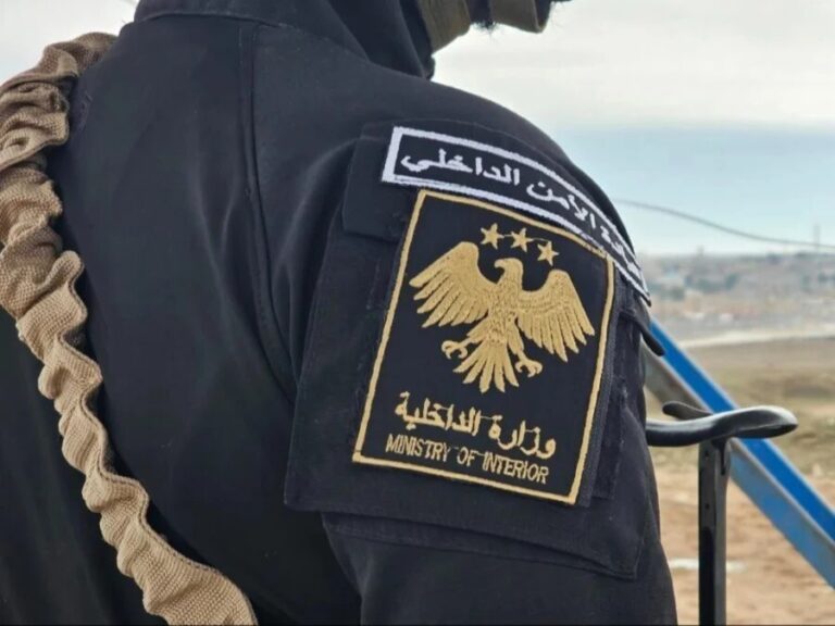 الأمن الداخلي السوري يعتقل أحد المتورطين في مجزرة البيضا ببانياس سوريا.. الأمن الداخلي يلقي القبض على أحد مرتكبي "مجزرة البيضا" في بانياس