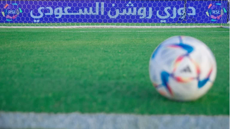 5 أندية سعودية جديدة تطالب بالتخصيص في دوري روشن: هل نشهد تغييرات جذرية؟ طرح 5 أندية سعودية جديدة للتخصيص في دوري روشن