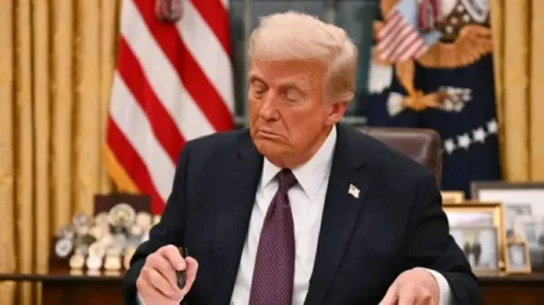 ترامب يدعو إسرائيل وإيران لوقف إطلاق النار العاجل لتفادي التصعيد الإقليمي ترامب: يجب على إسرائيل وإيران وقف إطلاق النار فوراً