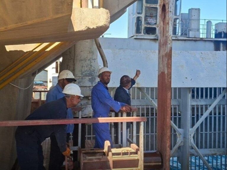 إغلاق البوابة السادسة لمفيض سد الفرات مع تراجع الواردات المائية إغلاق البوابة السادسة من مفيض سد الفرات مع انخفاض الواردات المائية من تركيا