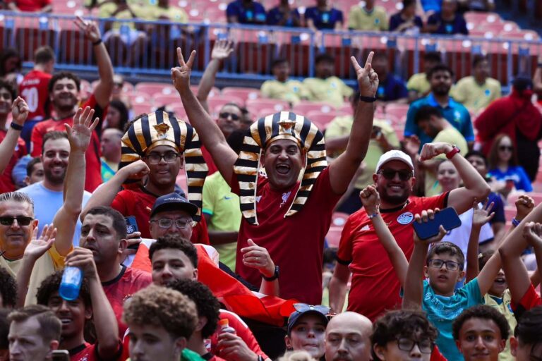مصر تستعد لصناعة التاريخ: أربعة نجوم تضيء آمال المونديال المرتقب قبل المونديال.. الفيفا تسلط الضوء على رباعي مصري على موعد مع التاريخ