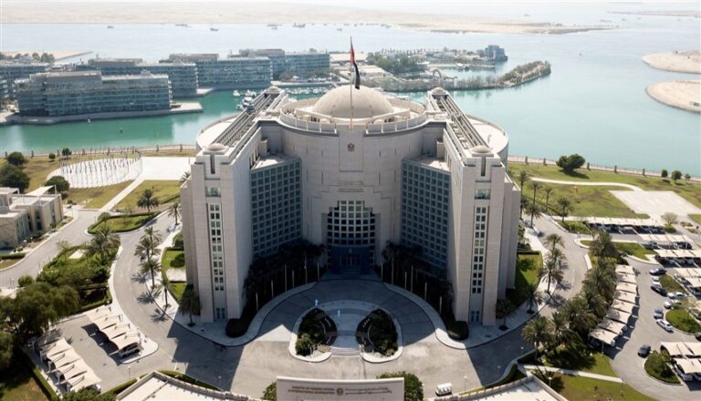 الإمارات تتضامن مع العراق وتعزي في ضحايا حادث انقلاب حافلة