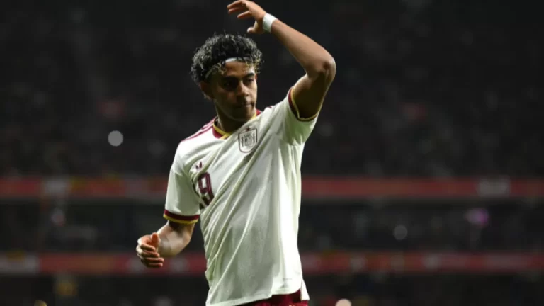 ماذا قال مدرب إسبانيا عن فرص ثلاثي المنتخب في مواجهة السعودية؟ مدرب إسبانيا يكشف موقف ثلاثي المنتخب من مباراة السعودية بكأس العالم