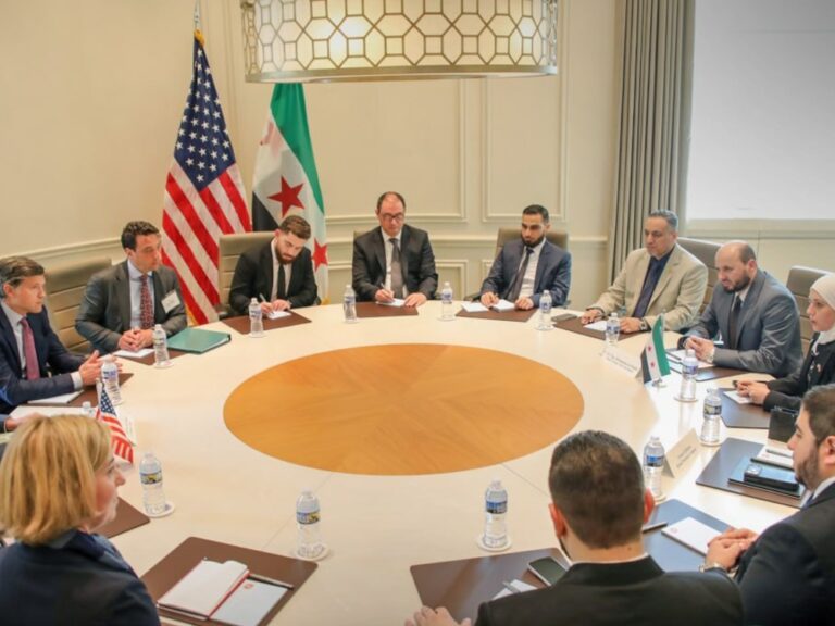 تعزيز التعاون الثنائي: وزير الطاقة السوري يجتمع بنظيره الأمريكي في واشنطن وزير الطاقة ونظيره الأمريكي يبحثان في واشنطن تعزيز التعاون المشترك