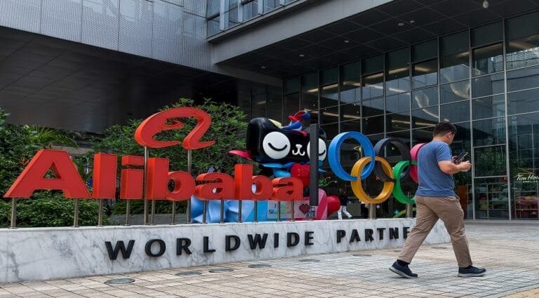 البنتاغون يستهدف شركات صينية كبرى في خطوة لتعزيز الأمن القومي الأمريكي البنتاغون يدرج "علي بابا" و"بايدو" و"بي واي دي" على قائمة الشركات المرتبطة بالجيش الصيني