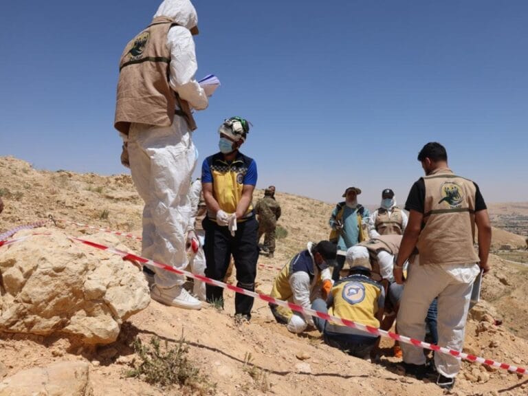 الدفاع المدني يعثر على رفات بشرية في القلمون بريف دمشق الدفاع المدني يستجيب لبلاغ وجود رفات بشرية في منطقة القلمون بريف دمشق