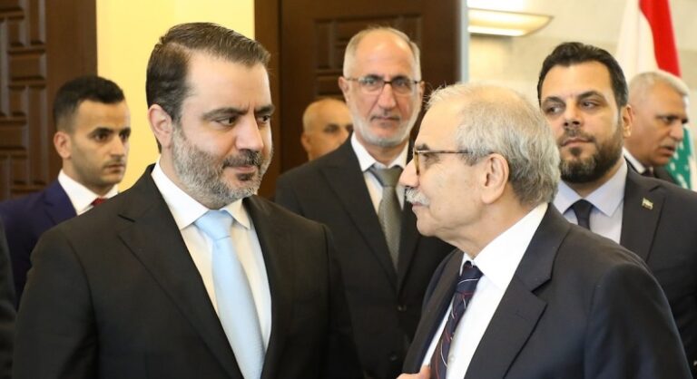 نواف سلام يتواصل مع الشيباني لمناقشة التصعيد في لبنان الشيباني يتلقى اتصالاً من نواف سلام ويبحثان تصعيد الاحتلال في لبنان