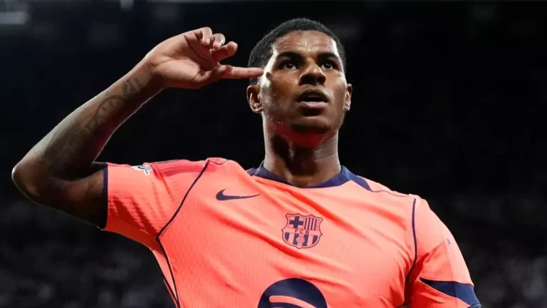 برشلونة يثير الجدل برفضه شراء راشفورد بعد تألقه مع مانشستر يونايتد برشلونة يصدم راشفورد ويرفض تفعيل بند الشراء النهائي من مانشستر يونايتد