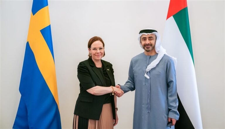 اجتماع عبدالله بن زايد ووزيرة الخارجية السويدية يسلط الضوء على التوترات الإقليمية عبدالله بن زايد ووزيرة خارجية السويد يبحثان التطورات الإقليمية