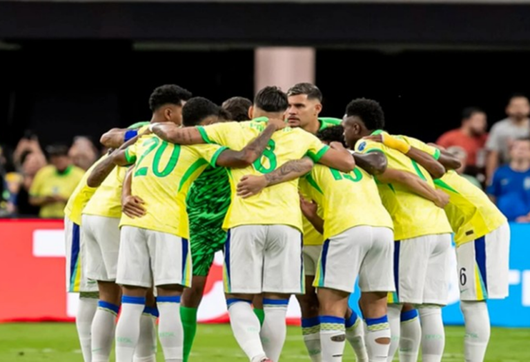 "الفيفا" يعلن عن الطاقم التحكيمي لمباراة المغرب ضد البرازيل في كأس العالم