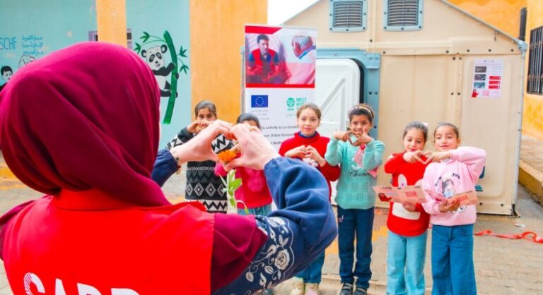 تحصين الأطفال من مخاطر الألغام: التوعية تنقذ حياة 500 ألف طفل سوري طفولة بين الألغام.. التوعية تحصّن الأطفال من مخاطر الذخائر غير المنفجرة