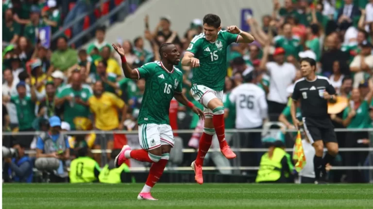 المكسيك تتألق في افتتاح المونديال بهدف على جنوب إفريقيا في الشوط الأول افتتاح المونديال: المكسيك تتقدم على جنوب إفريقيا بهدف في الشوط الأول