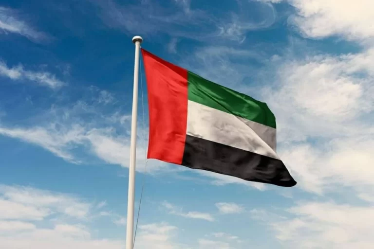 الإمارات تؤكد عدم صحة تقارير حول تحويل أموال إلى إيران وتأثيرها السياسي الإمارات تنفي بشكل قاطع مزاعم إعلامية بشأن نقل أموال إلى إيران
