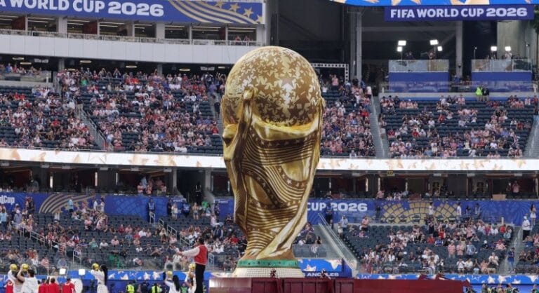 كأس العالم 2026: 5 أزمات عابرة تكشف تفوق قطر في التنظيم العالمي 5 أزمات مبكرة في كأس العالم 2026.. كيف تفوقت قطر بتنظيم المونديال؟