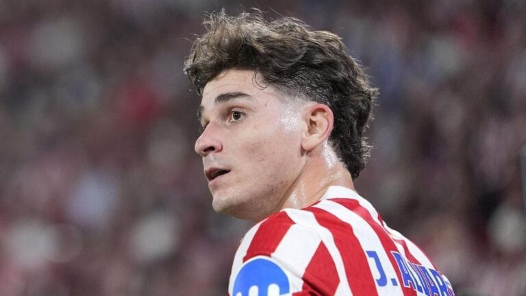 هل يغير جوليان ألفاريز مساره بعد عرض ريال مدريد المغري؟ رد فعل غريب من جوليان ألفاريز على عرض ريال مدريد للتعاقد معه