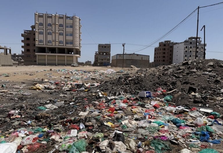 حمى الضنك تفتك بـ 18 شخصاً في اليمن وتوقع آلاف الإصابات منذ يناير 2026 اليمن.. 18 وفاة وآلاف الإصابات بحمى الضنك منذ بداية 2026